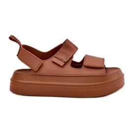 Inna Sandálias femininas em Camel Velcro Plast marrom