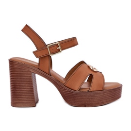 EVento Sandálias femininas no Camel Golden Decoration Post marrom