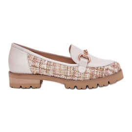 Mocassins de couro femininos com um detalhe dourado Laura Messi 2938 Light Beige bege Mocassins de couro femininos com um detalhe dourado Laura Messi 2938 Light Beige bege