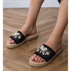 Chinelos de alpargelo preto com conchas