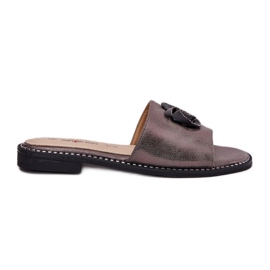 S.Barski Os chinelos femininos de salto plano com detalhe de grafite KV51-007 decorativo prata