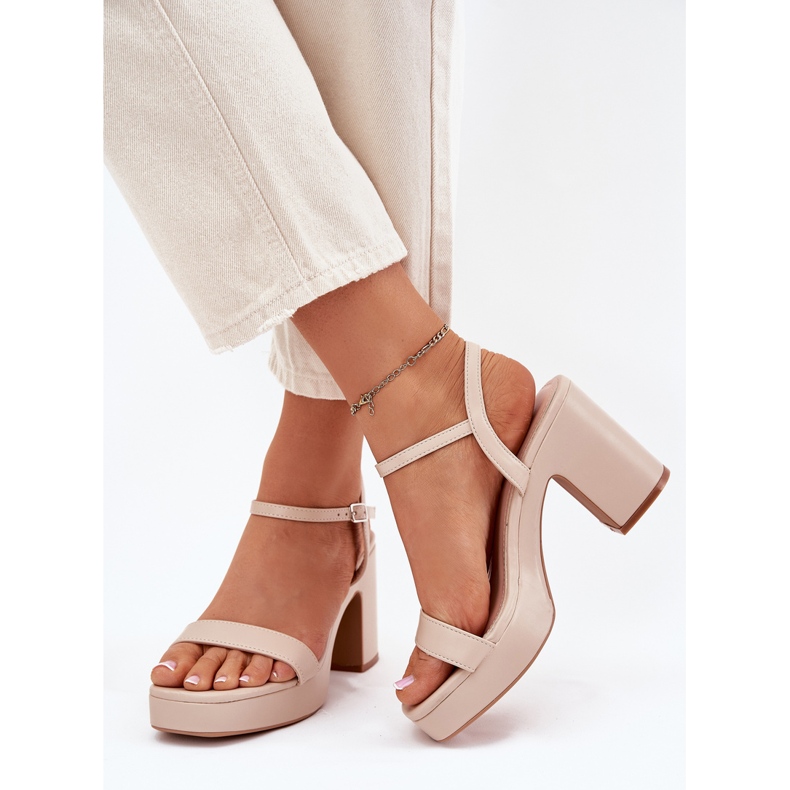 Sandálias de couro ECO no post bege