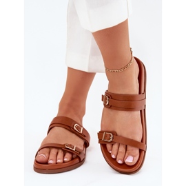 Chinelos femininos com fivelas de camelo marrom