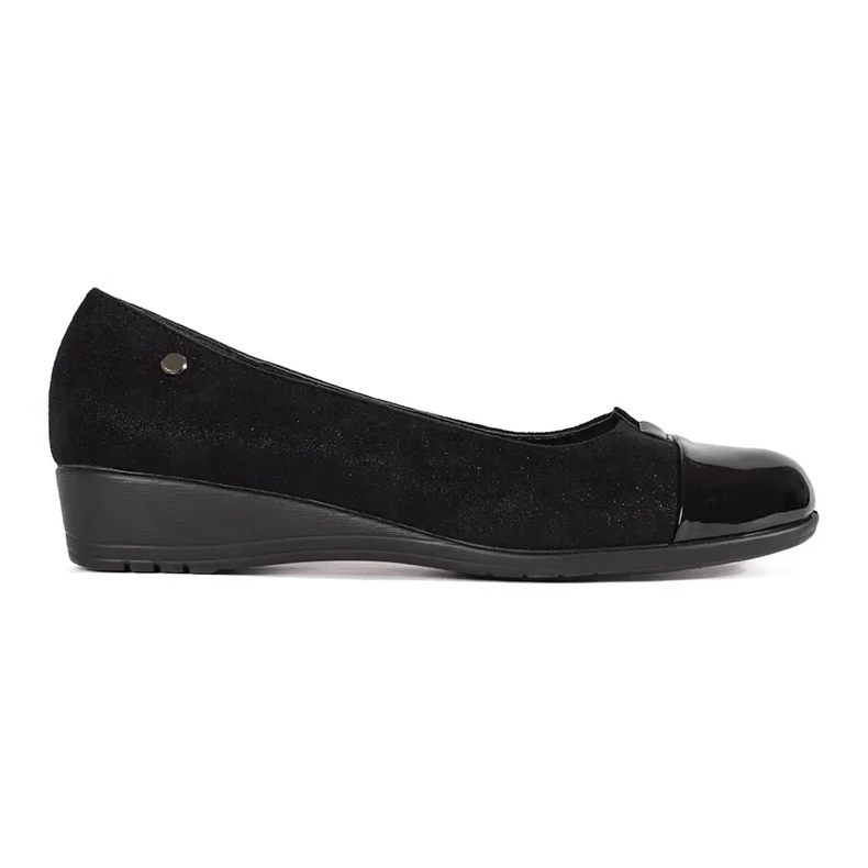 Goodin Sapatos pretos com um dedo envernizado