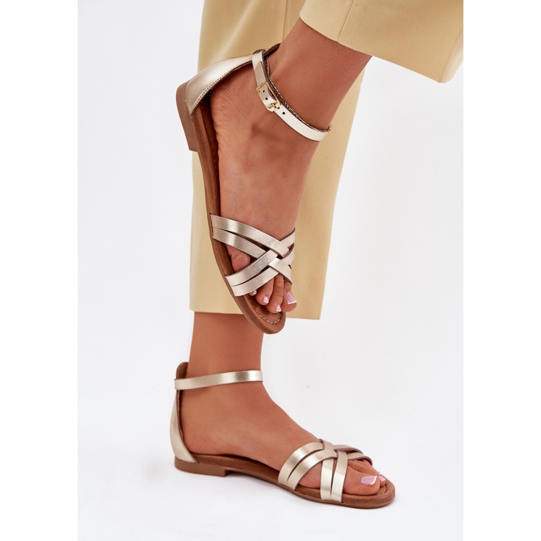 Sandálias de couro feminino de salto plano Maciejka 07029-25 PLN dourado