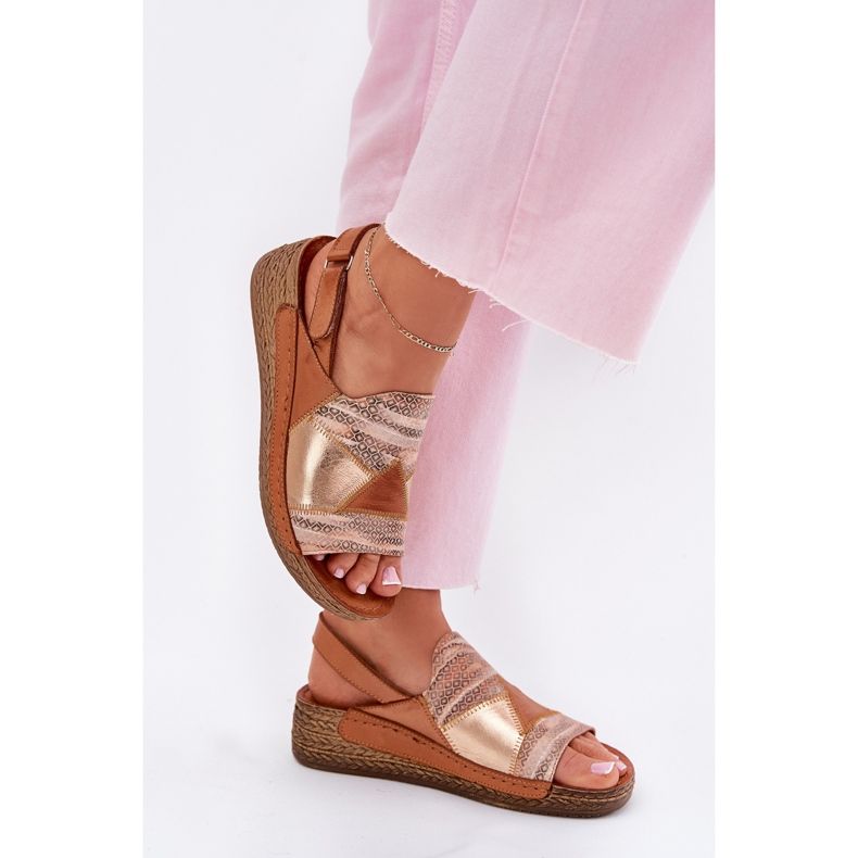 Sandálias de couro feminino com cunha com Maciejka Braid L7067-29 Brown castanho