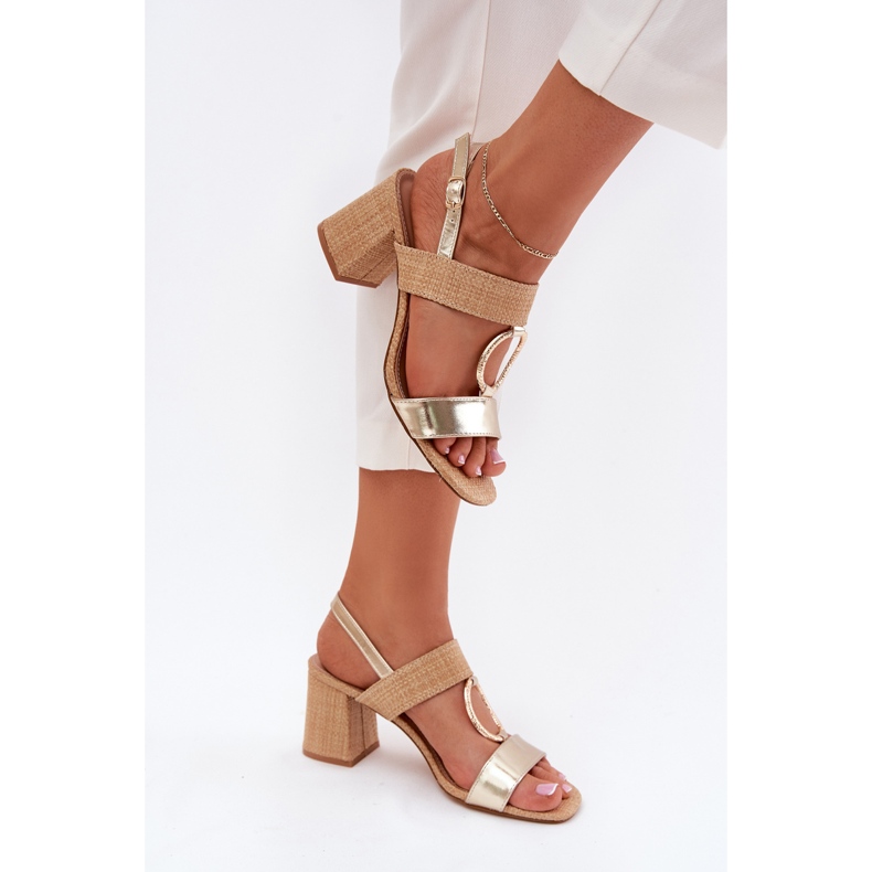 Sandálias na barb dourado