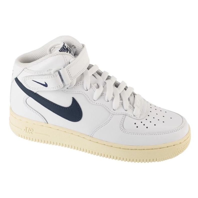 Nike Air Force 1 '07 Sapatos médios em DD9625-105 branco