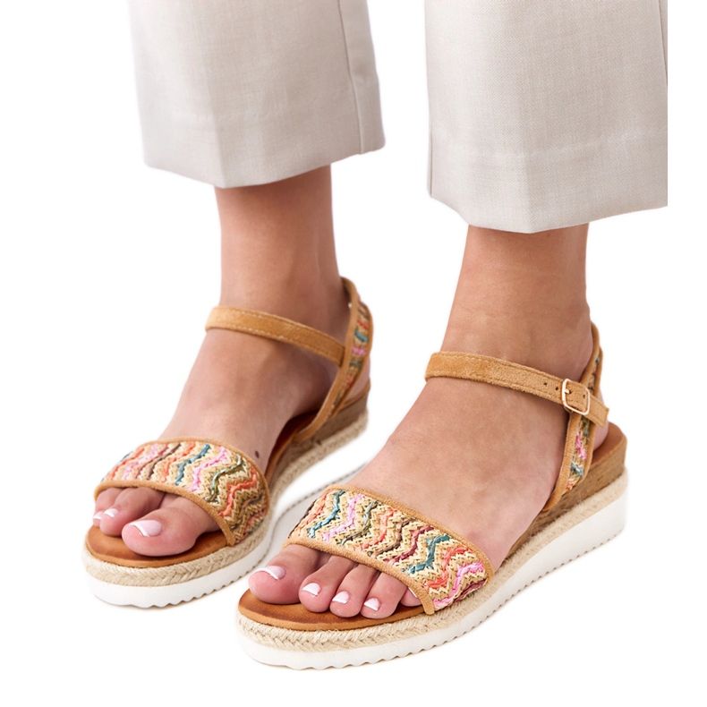 Sandálias de crochê marrom na cunha Versala castanho