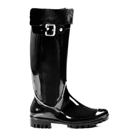 Galochas com um undersuit preto