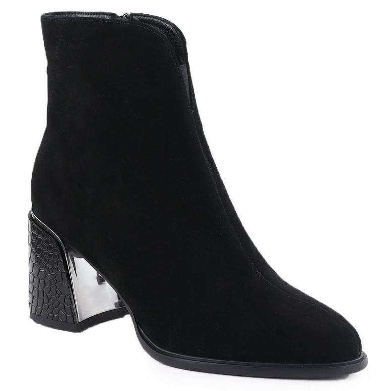 Botas de couro feminino em um salto decorativo Black Vinceza 66801