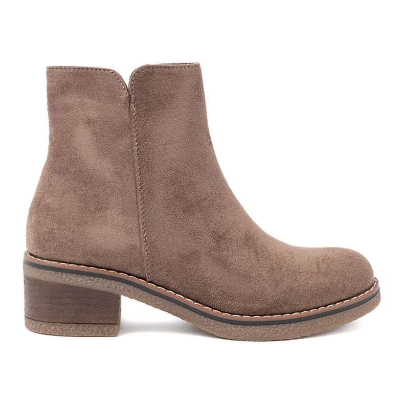 Shelvt Botas bege clássicas com um salto estável