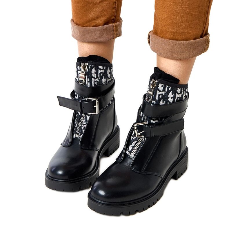 Botas pretas com bordado decorativo de valditacca preto