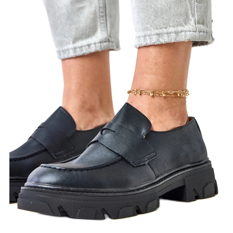 Mocassins Matathed Mathered das mulheres negras Kirna preto