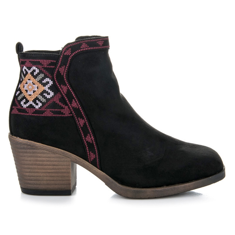 Kylie Botas com padrão étnico preto