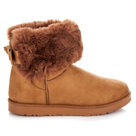 Kylie Mukluki com um arco marrom