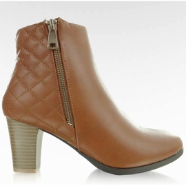 812 salto alto de camelo marrom