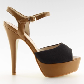 Saltos altos pretos VB33050 marrom