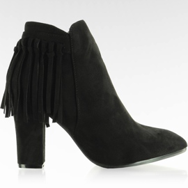Botas com franjas devem ter FA112 Preto