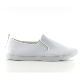 Tênis slip-on branco estiloso JX31