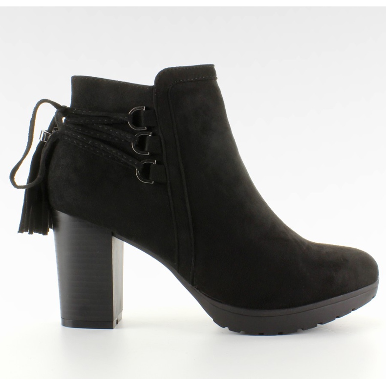 Saltos decorativos pretos com atacadores Saltos decorativos pretos com atacadores