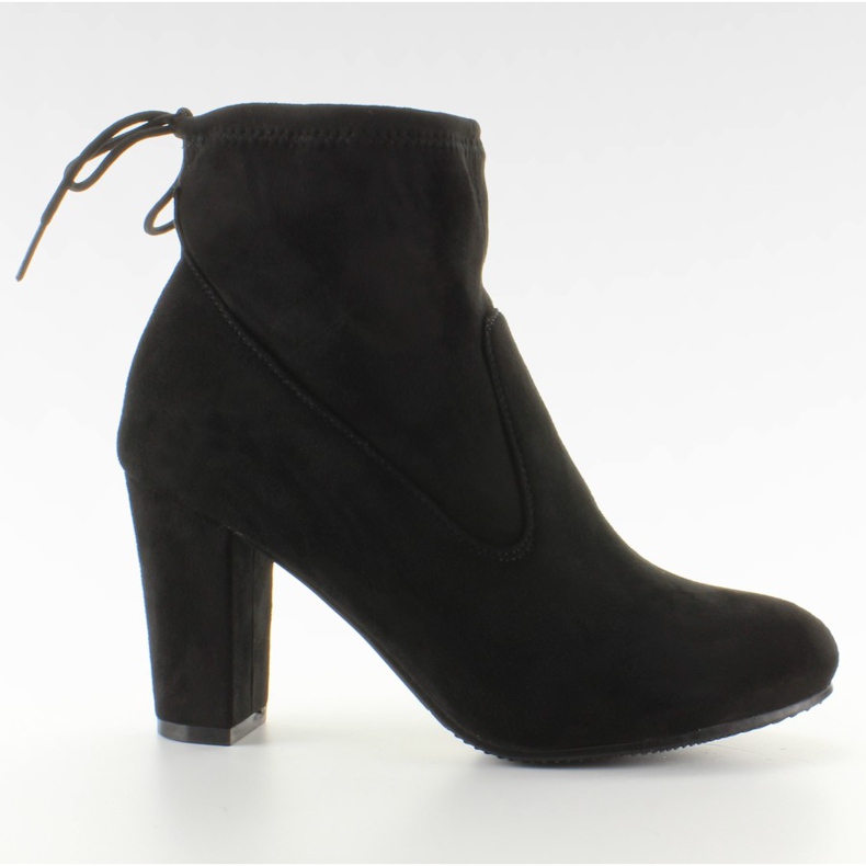 Botins pretos com cordão Botins pretos com cordão