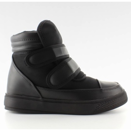 Tênis isolados com listras GF-BK-4 preto