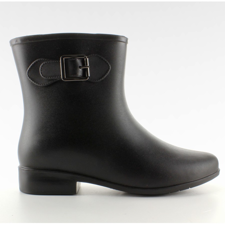 Botins com fivela preta D32 preto