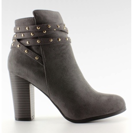 Botas de camurça cinza com saltos largos