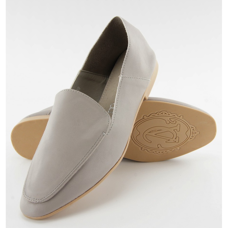 Mocassins macios como pelica cinza