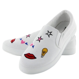 Chinelos com remendos brancos JX41P