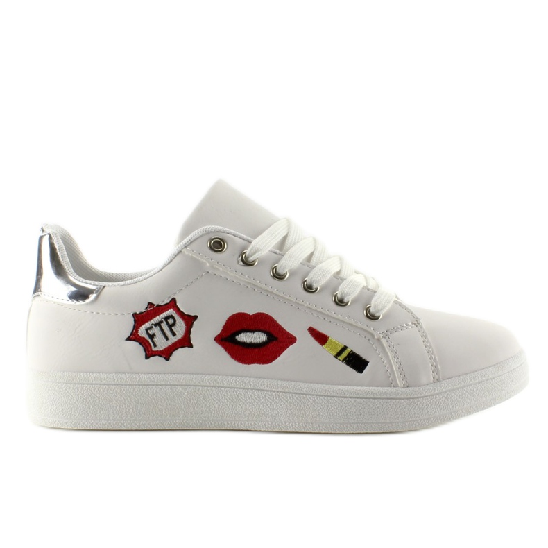 Tênis com patches beijo beijo BRANCO / PRATA Tênis com patches beijo beijo BRANCO / PRATA