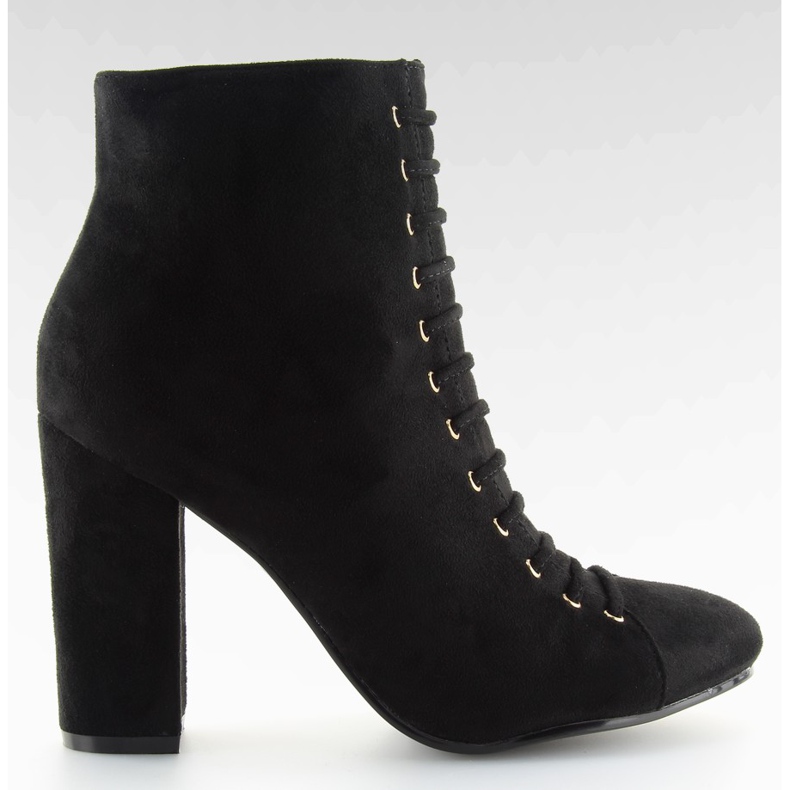 Salto alto de camurça preta preto