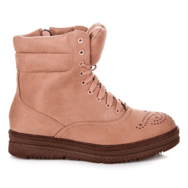 Vices Botas amarradas na plataforma rosa