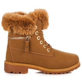 Caçadores com pêlo na parte superior marrom