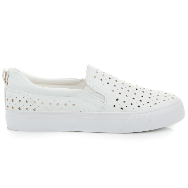 Chinelos brancos a céu aberto