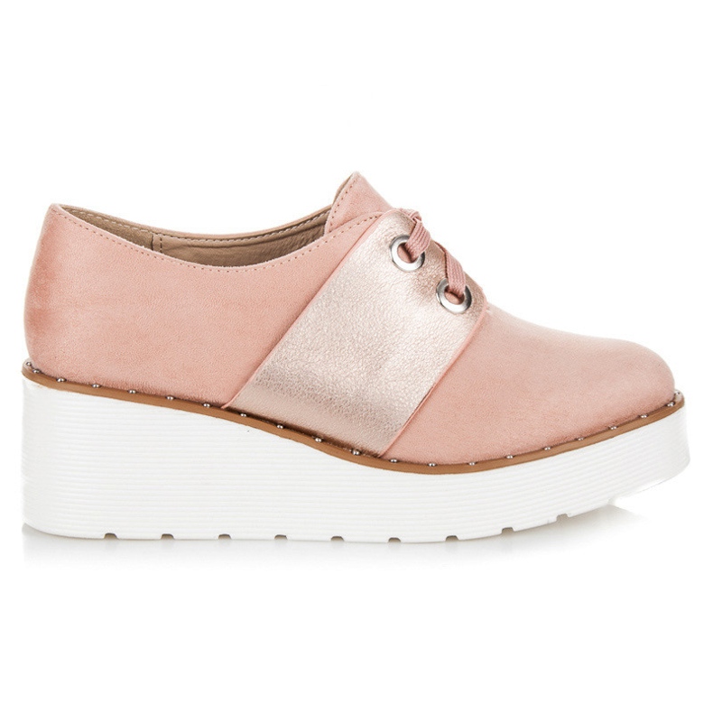 Seastar Brogues amarrados na plataforma rosa