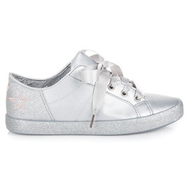 L&H Tênis amarrados com uma fita cinza