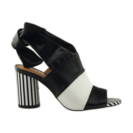 Sandálias femininas Badura 7787 amarradas branco preto