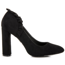 Seastar Bombas em um post com um babado preto Seastar Bombas em um post com um babado preto