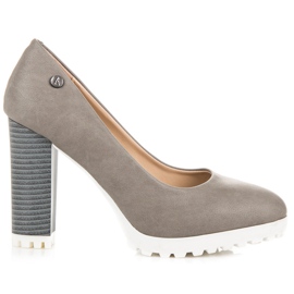 Vices Bombas na plataforma cinza Vices Bombas na plataforma cinza