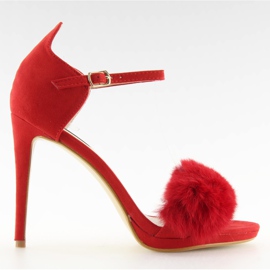 Sandálias em um estilete vermelho L6120 vermelho