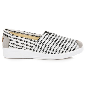 Tênis slip-on com listras preto branco