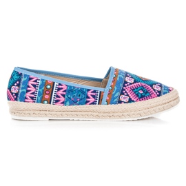 Alpargatas com padrão étnico multicolorido