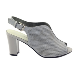 Sandálias no posto de Sergio Leone 812 cinza