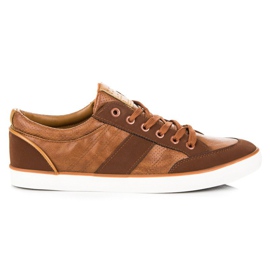 Tênis esportivos marrom