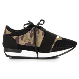 Tênis esportivo com salto preto marrom verde