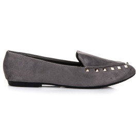 Sapatos de salto com tachas cinza