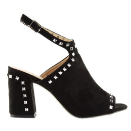 Sandálias pretas com tachas pretas L1139 preto Sandálias pretas com tachas pretas L1139 preto