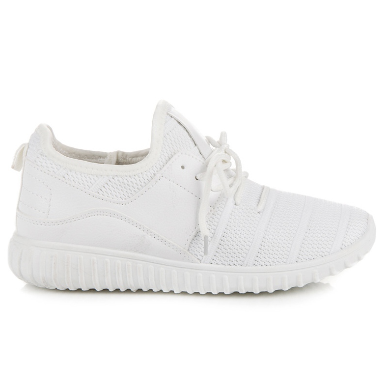 Tênis branco sem salto